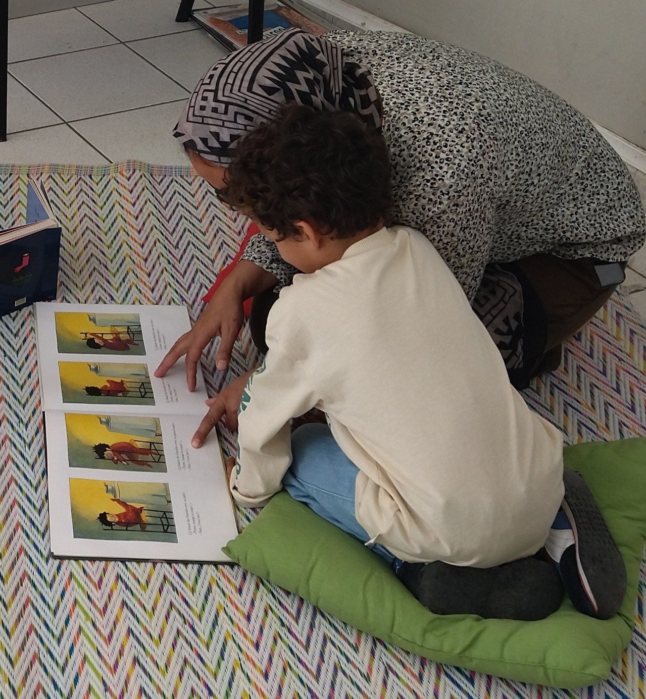 Je lis à mon enfant